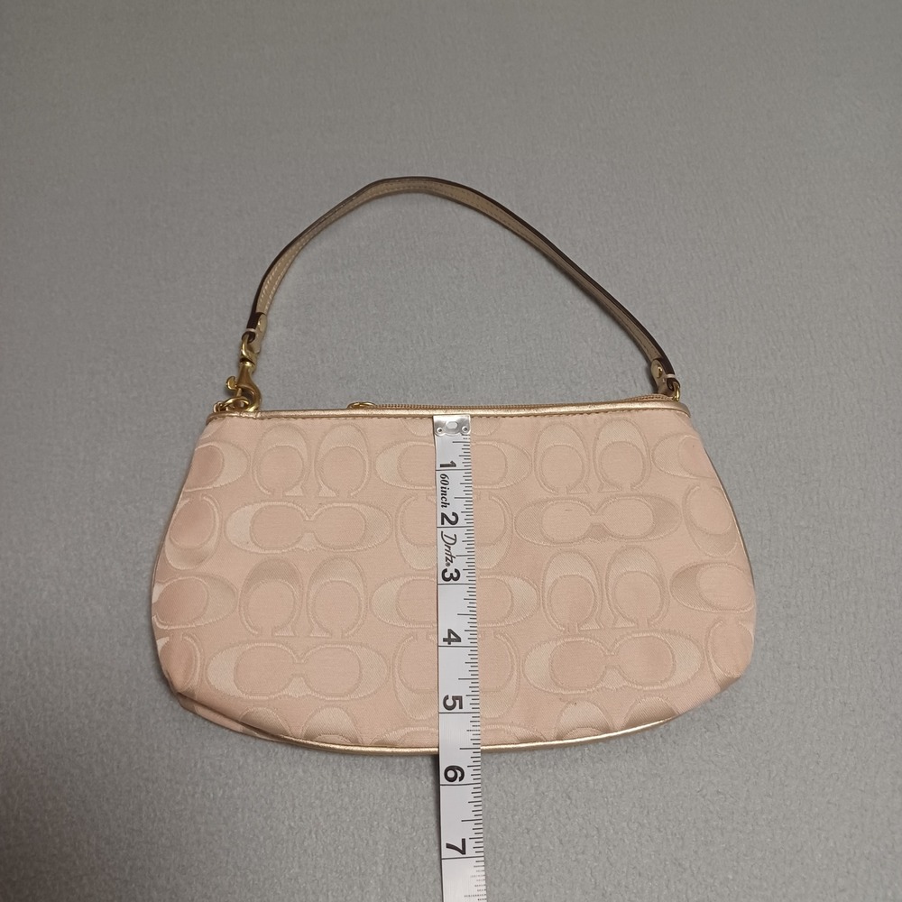 Vintage Coach Wristlet OS Pink Signature C Metallic Gold Trim Pleated Baguette - Picture 4 of 14